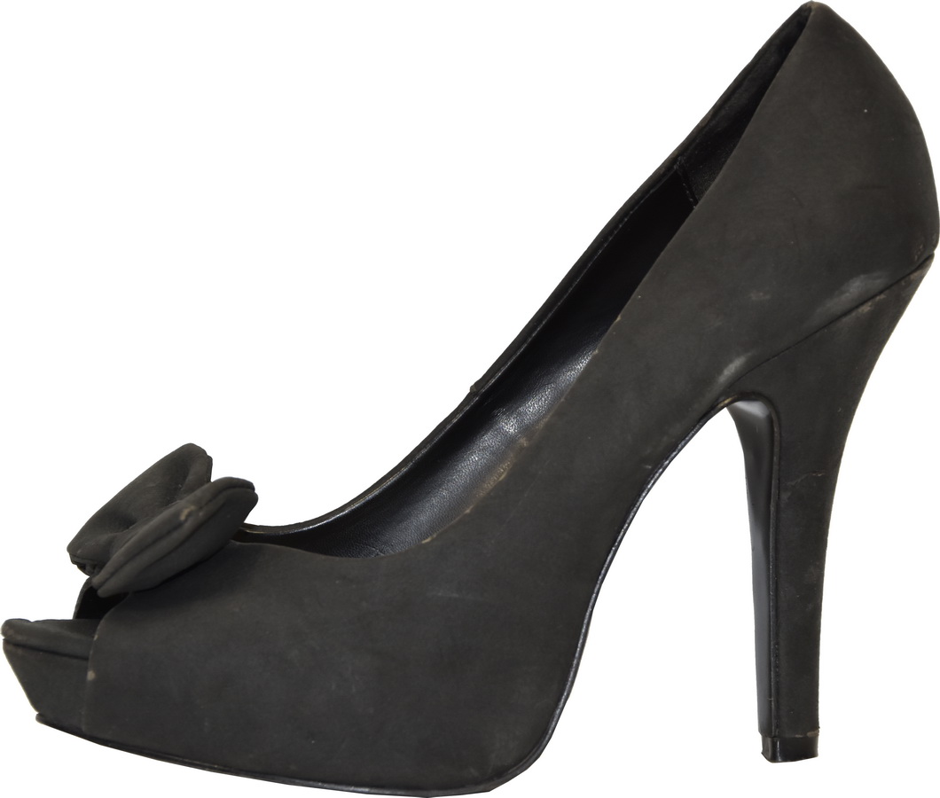 escarpins noirs ouverts devant