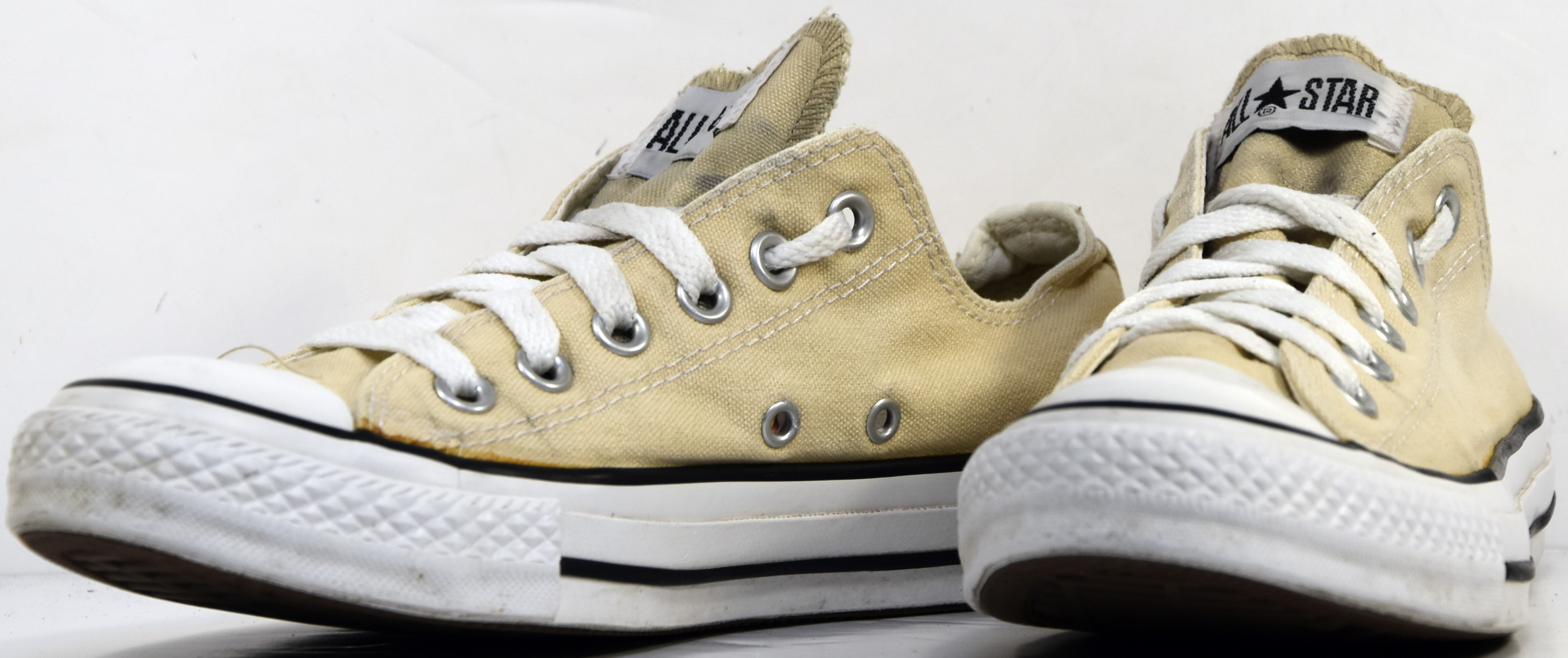 S133 BASKETS CONVERSE CHUCK TAYLOR CORE OX T.37 UK 4.5 VALEUR 65 S133 BASKETS CONVERSE CHUCK TAYLOR CORE OX T.37 UK 4.5 VALEUR 65